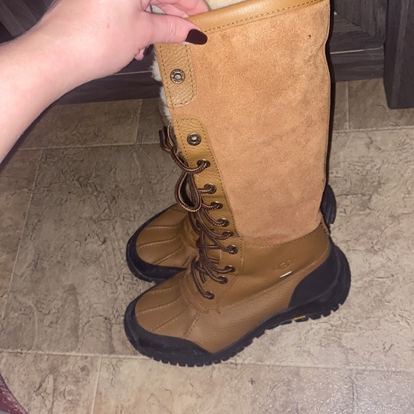 Ugg snow ❄️ boots 🥾 - Picture 5 of 7